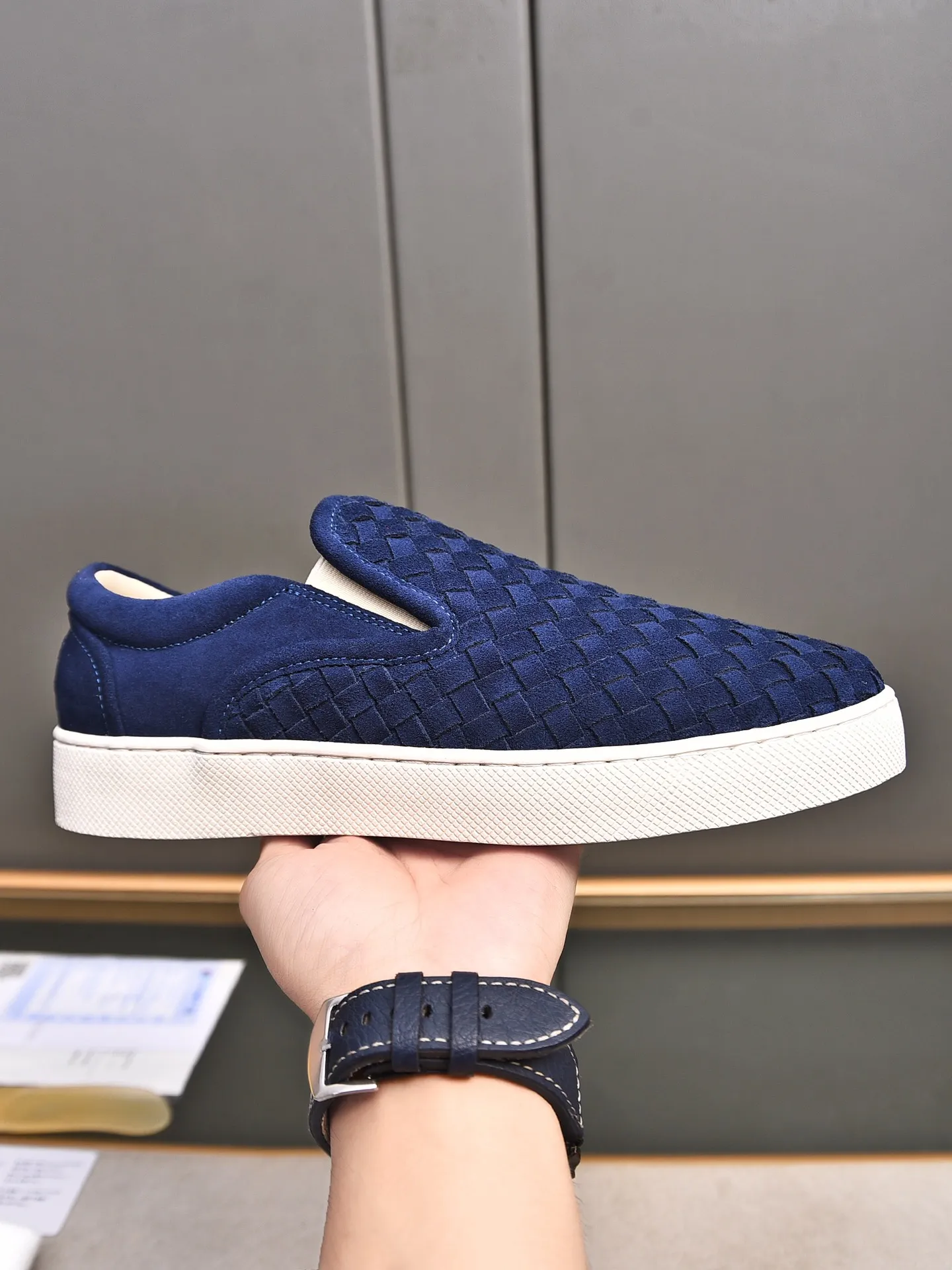 Men's shoes 💰460 [Sleeves series] BOTTEG* VENET* - high-end boutique Size: 38-44 (45 customized) BV new product, first-layer cowhide artificially woven classic style harmoniously blends with contemporary fashion temperament, rubber soles are light and flexible, water-dyed sheepskin pads! [Taobao, Tmall, and live streaming are the first choices]